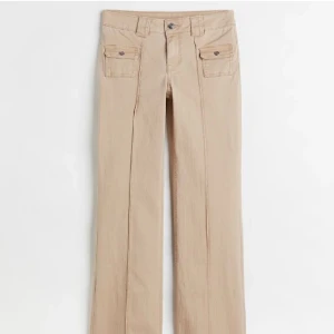 H&m jeans - Säljer dessa skit snygga h&m jeans köpta här på Plick, aldrig använt & hon jag köpte dom av hade bara använt de 1 gång