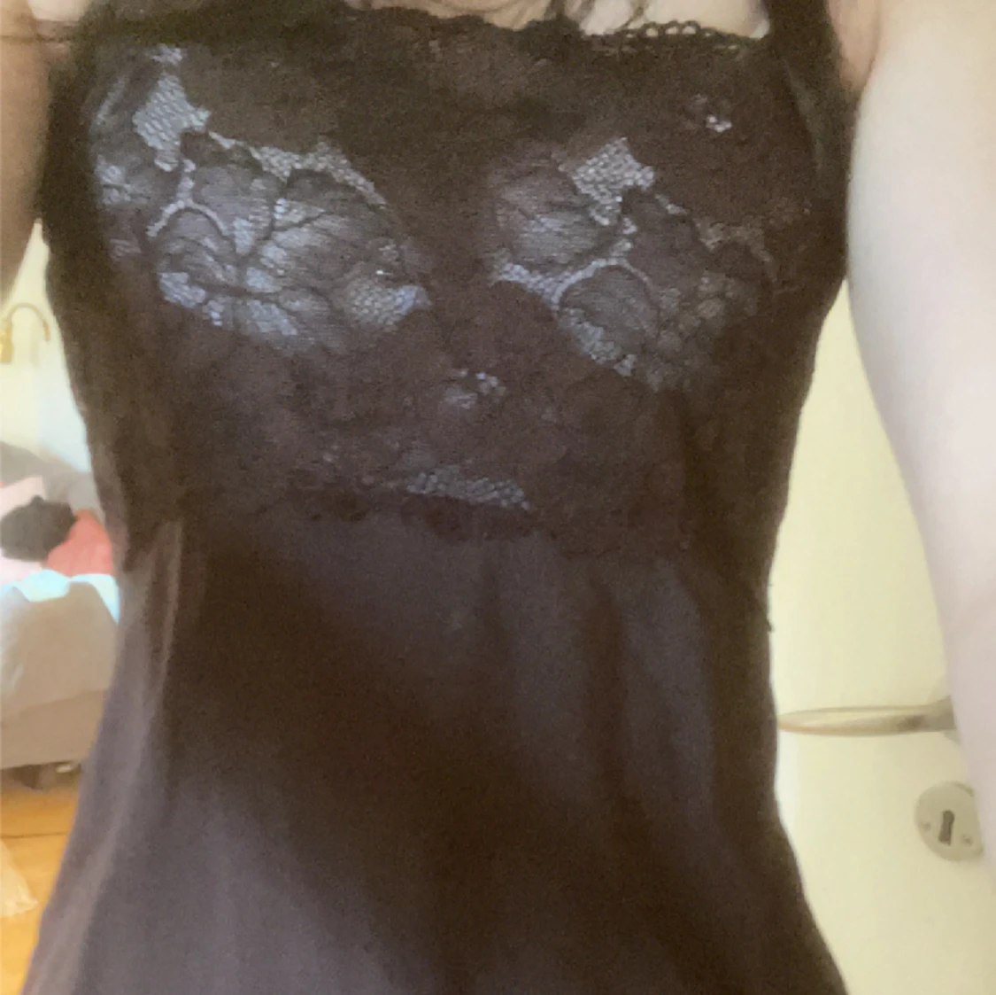 Brunt spetslinne - 91