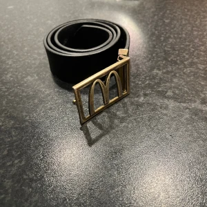 Mcdonalds skärp - Äkta donken bälte, sådär skick på spännet men ser bra ut generellt