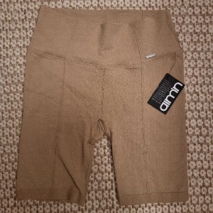 Aim'n biker shorts - Helt oanvända. Färgen Espresso Luxe