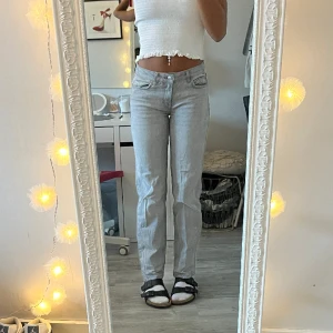 Gråa jeans  - Dessa jätte fina gråa Jeansen från Gina som sitter så fint💕 