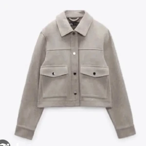 Zara kapa - Säljer denna kapa pågrund av att den ej kommer till andvändning.