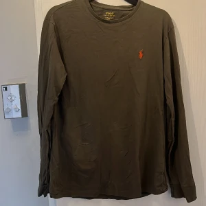Långärmad t-shirt från Ralph Lauren - 9/10 skick sparsamt använd