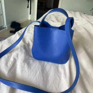 Väska - Väska från Gina tricot, bra skick