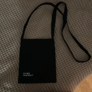 hybe insight bag  - påse från hybe insight i Sydkorea! Köptes på museet för några år sedan!