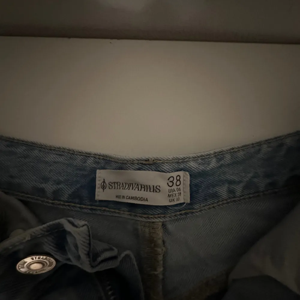 Använda några gånger sitter jättebevkämt passar dig som har storlek S/M. Jeans & Byxor.