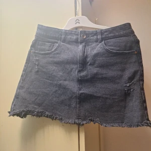 Skirt - 10-12 år, 152