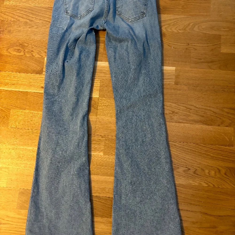 Ljusblåa jeans från Lager 157, Lågmidjade 💗 . Jeans & Byxor.