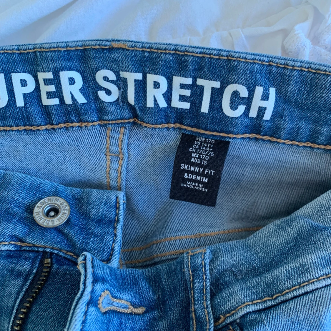 Slitna Jeans okänt märke  - 90
