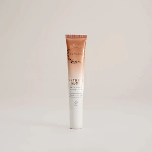 Natural glow bronser - Natural glow bronser från Lumene som är oanvänd. Fick i julklapp när jag redan hade en likadan. Kontakta mig för mer bilder eller info!