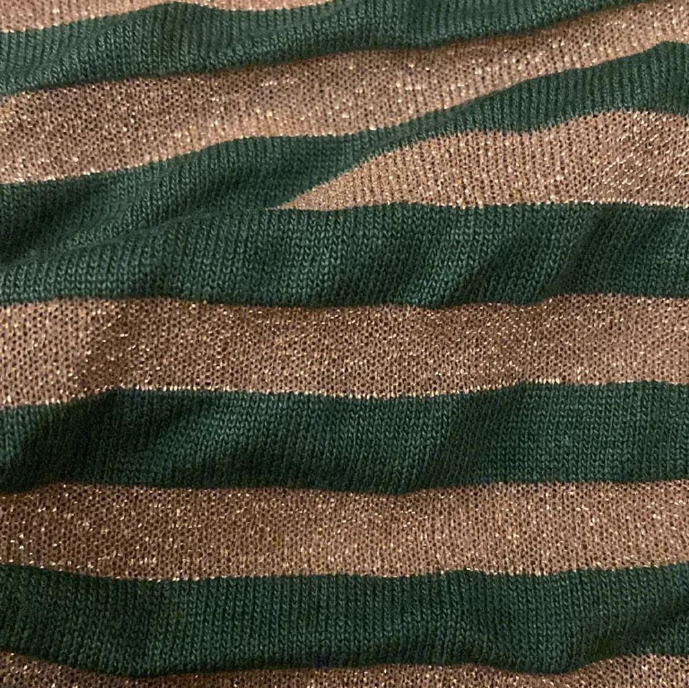 Grön/Guld linne från Zara. Toppar.