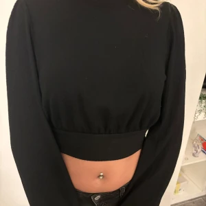 Nakd - Svart kort topp ifrån nakd 💗 storlek xs 