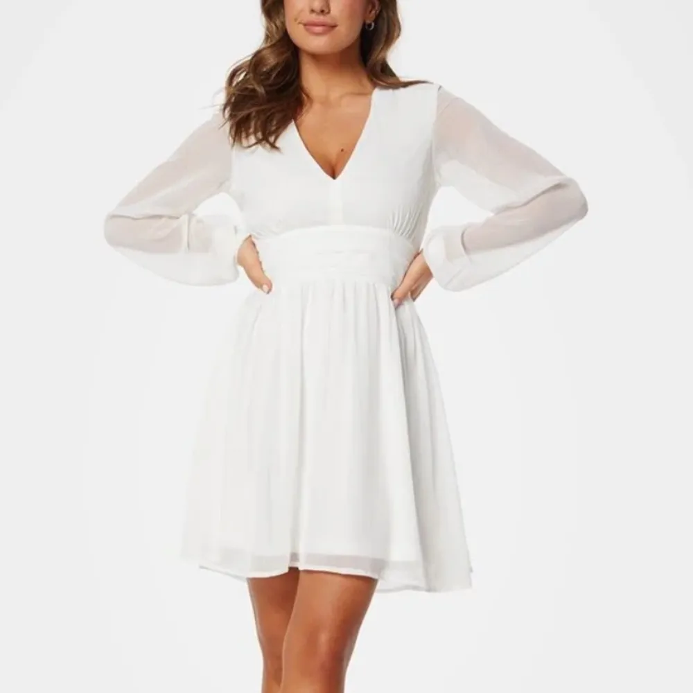 Säljer nu denna superfina klänningen som har använts 1 gång. Köpt på Bubbelroom. Klänningar.