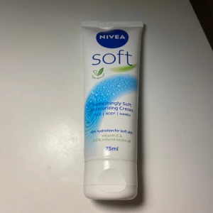 Hudvård kräm  - Testad en gång på handen annars oanvänd 💗