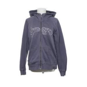 Jätte fin o cool hoodie från märket boomerang💞Köpareb står för frakt och priset går alltid att diskutera 💞