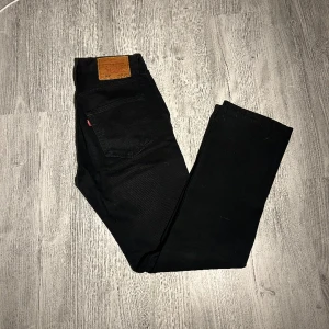 Levi’s 501 jeans - Säljer mina Levi’s jeans i modellen 501 då de är för småa för mig. Är i princip oanvända, mycket bra skick. Pris kan diskuteras