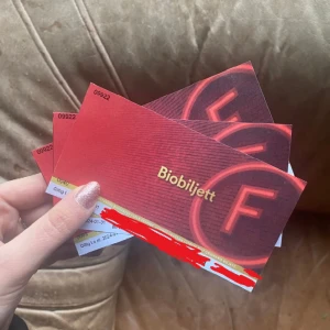 3 oanvända biobiljetter  - 3 styckna oanvända biobiljetter  Nypris: ca 500kr (två av dom går ut om ca en månad och den tredje går ut i mars)