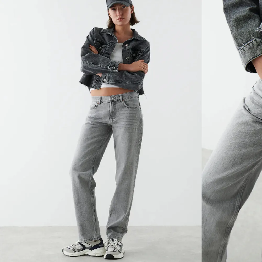 Säljer mina gråa low straight jeans från Gina tricot pga för små. Köpare står för frakt💕. Jeans & Byxor.