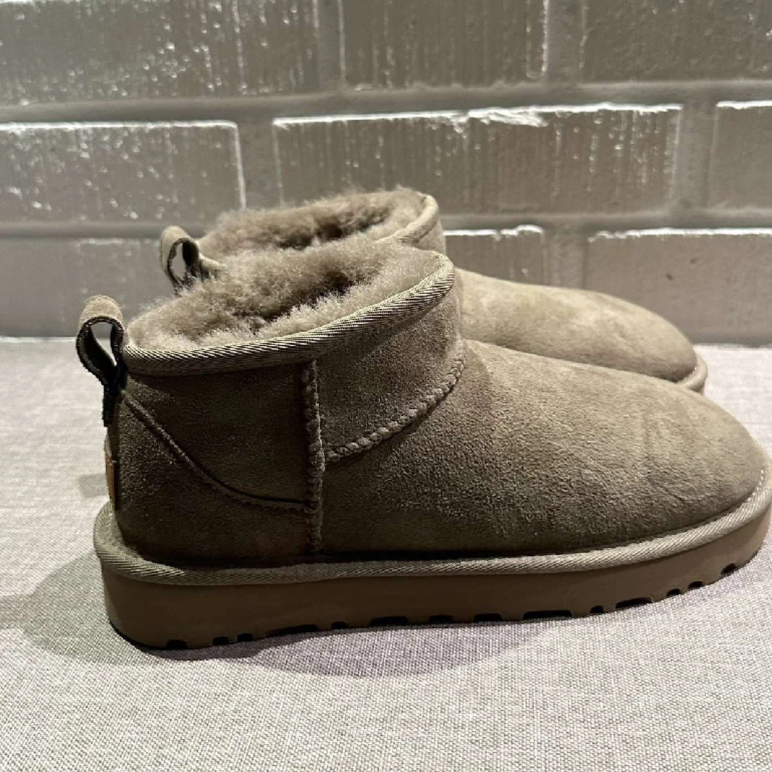 Uggs  - 90