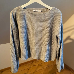Stickad tröja - Fin stickad tröja från Nakd, lite nopprig🥰