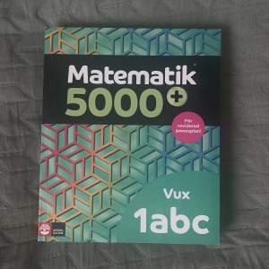 Matematik bok, i gott skick icke använd. Utan kladd, markeringar och icke kantstött. Köpt vid 500kr. 