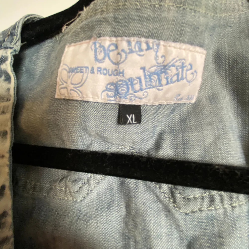Supersnygg vintage jeans bolero helt ny (OBS sitter  som en M). Tröjor & Koftor.