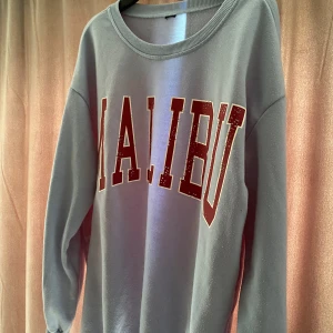 Blå tjocktröja  - Blå tjocktröja i Strl XS! 