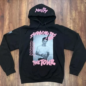 Shawn Mendes hoodie - Hoodie från Shawn Mendes konsert i Stockholm. Storlek M 🩷 Mycket bra skick