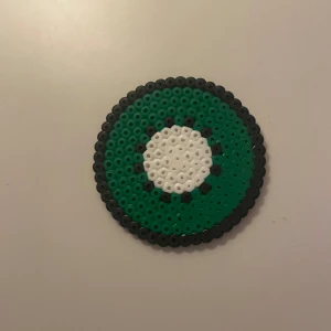 Kiwi pårlplatta  - Super söt  10kr