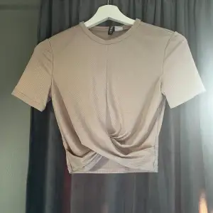 Säljer denna supergulliga rosa t-shirt ifrån h&m