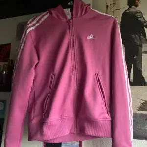 Fin rosa Adidas zip up, använd fåtal gånger