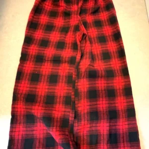 Pyjamas byxor - Supersköna. Går att sova i samt är det en ute byxa