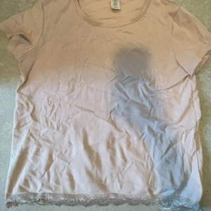 Rosa fintröja - Super söt och gullig. Lite oversized. För barn i storlek 170