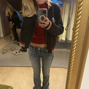 Zara knitted top - Worn a few times but good condition- was folded so that’s why it’s got creases in the image.