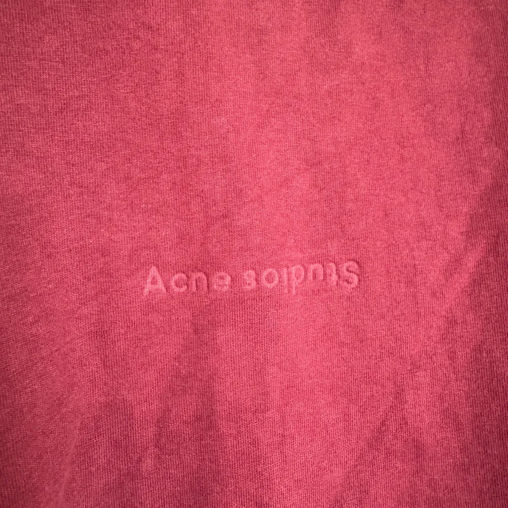 Acne Studios t-shirt i stl xxs. T-shirts.
