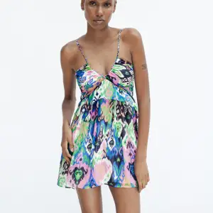 Jättefin klänning från Zara! Säljer då den är lite för liten för mig!😇💞