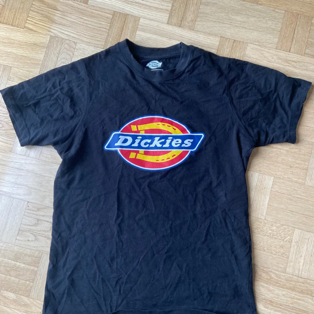 T-shirt  Märke: Dickies Storlek: x-small . T-shirts.