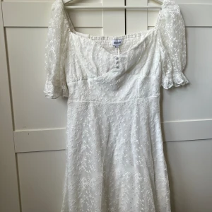 Studentklänning | klänning - Oanvänd med lapp kvar Djur & rökfritt hem