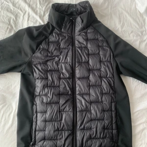 Everest jacka  - Nyskick priset kan diskuteras 