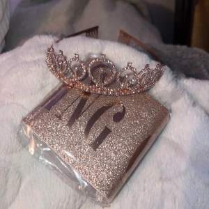 HALLOWEEN HOMECOMING ORDENSBAND OCH DIADEM - HALLOWEEN HOMECOMING ORDENSBAND OCH DIADEM (ny) 