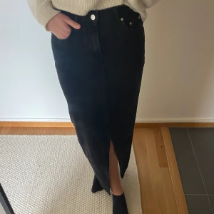 Jeanskjol - Bara testad, storlek 36 men passar 38 med 