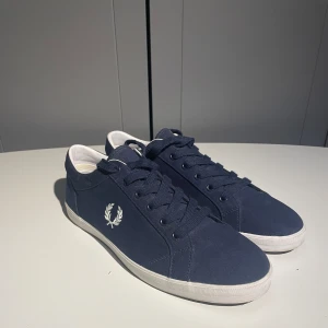 Fred Perry skor  - Storlek 44