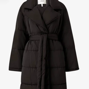 YAS dunjacka xs - Storlek: XS Perfekt höst/vinterjacka. Oversized modell. Oanvänd.