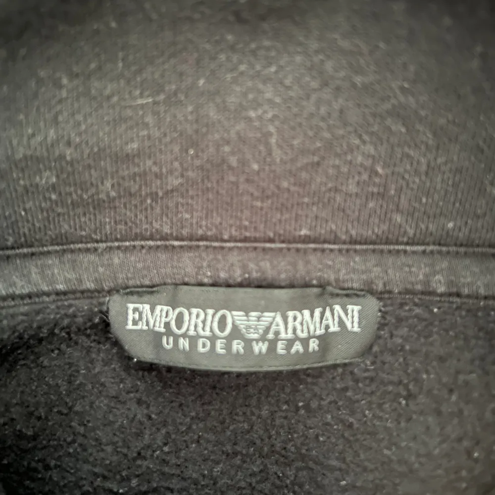Svart sweatshirt från Giorgio Armani.. Hoodies.