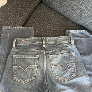 Diesel jeans straight/ bootcut - Blivit för små på mig , väldigt bra skick💜 W29 L32
