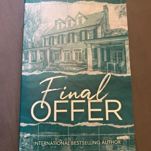 Final offer - Säljer boken final offer av Lauren Asher. Boken är den tredje i serien dreamland billionaires. Superpopulär på tiktok. Boken är i perfekt skick då den aldrig lästs. OBS boken är på engelska!