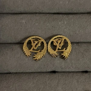 LV örhängen  - LV örhängen i guld