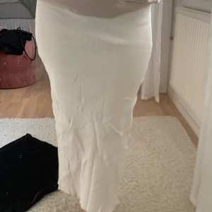 kjol - krämvit ribbad kjol🥰