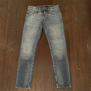 Snygga Tiger of Sweden jeans i populära modellen ”Pistolero”. Jeansen är i nyskick. Bara att höra av sig ifall det är något!