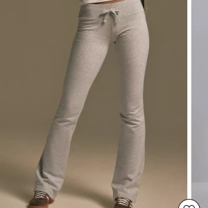 Nelly cozy chill pants - Helt nya med prislapp, råkade missa retur datumen så får sälja de här istället!  Aldrig använda endast provade, storlek S. Jätte fina men satt inte riktigt som jag tänkte mig! Nypris 349:-